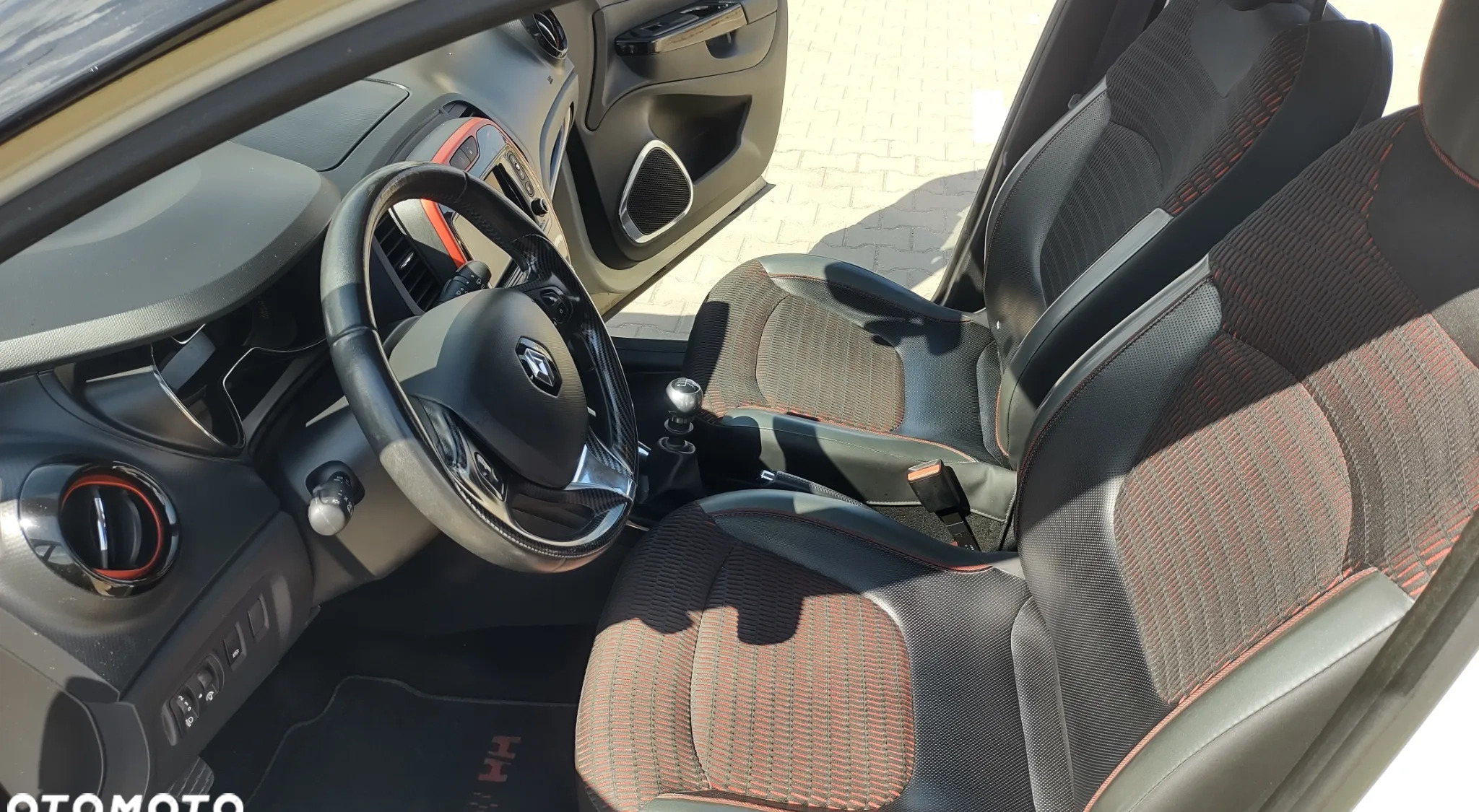 Renault Captur cena 41900 przebieg: 199000, rok produkcji 2015 z Bochnia małe 121